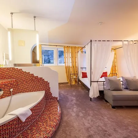 Voetter's In Am Kitzsteinhorn - Skibus Direkt מלון קפרון